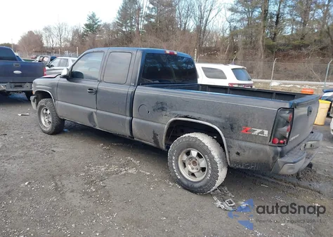 2002 Chevrolet Silverado 1500 Ls z USA, uszkodzony, nr VIN 2GCEK19TX21255927